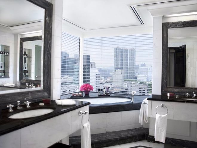 Phòng tắm trong khách sạn Peninsula Hong Kong