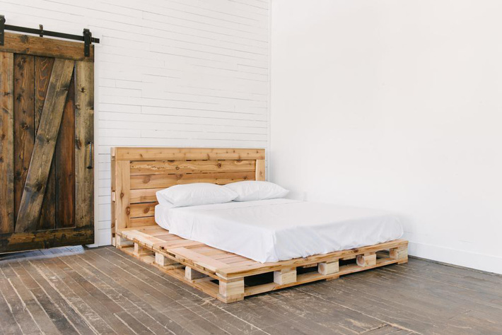 giường pallet tầng thấp