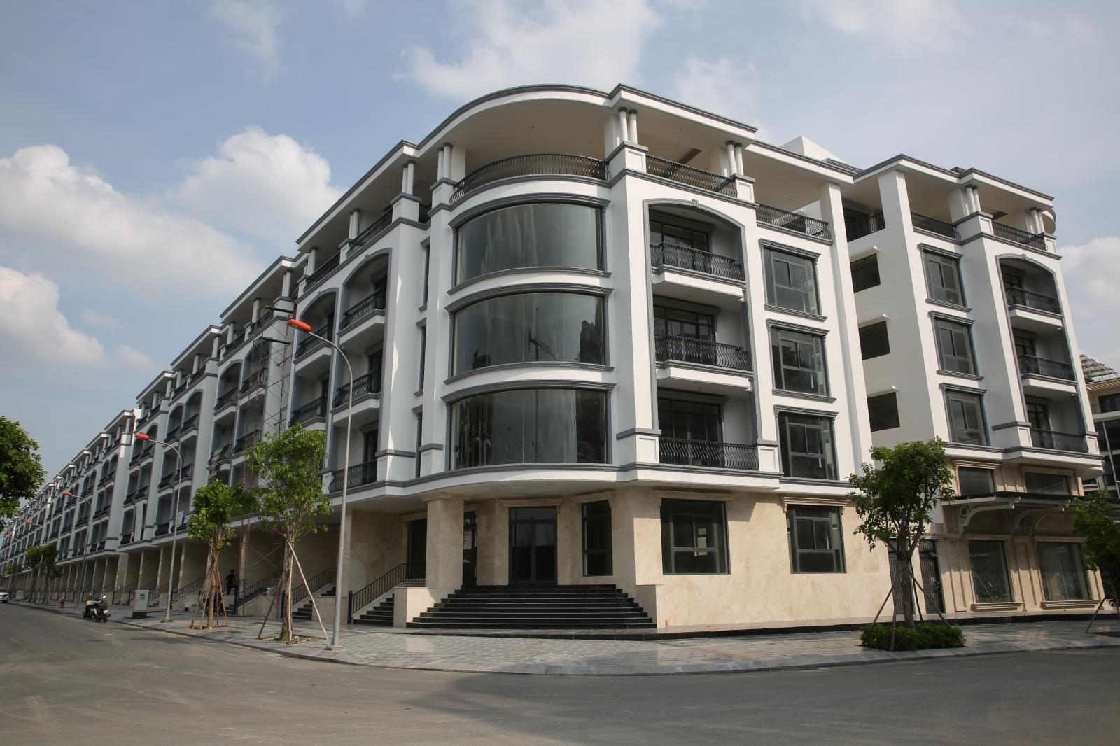 Nhà phố thương mại