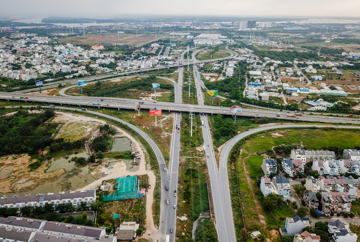 toàn cảnh thành phố nhìn từ trên cao