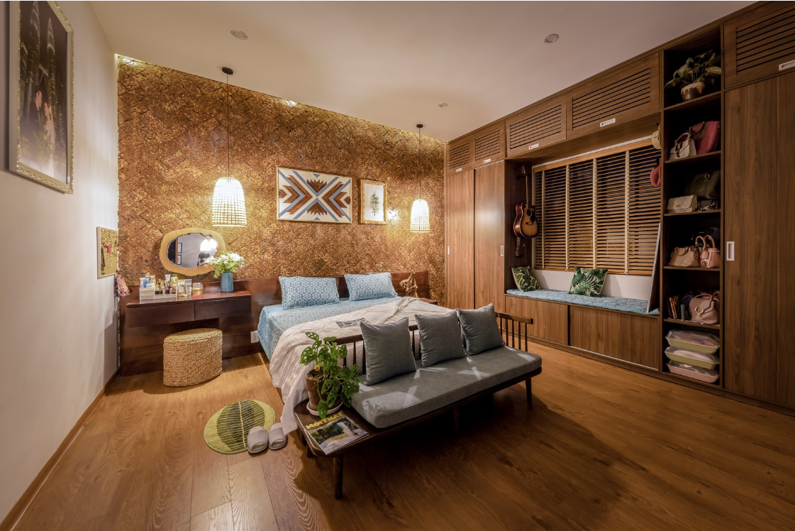 Phòng ngủ ấm áp với tông gỗ chủ đạo