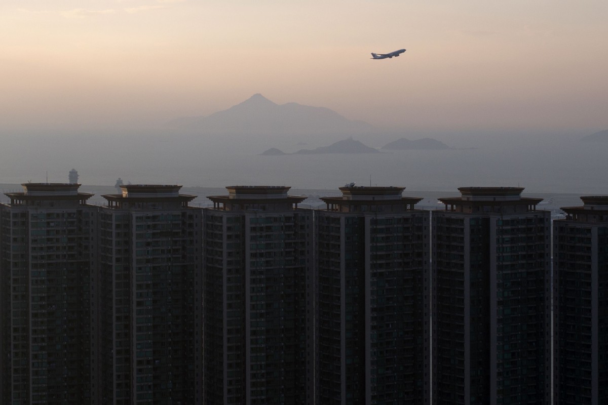 Bất động sản gần sân bay Hồng Kông rớt giá