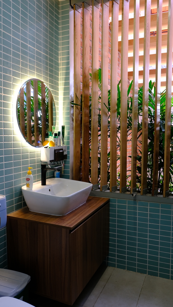 Phòng tắm thông thoáng, đầy đủ ánh sáng tự nhiên