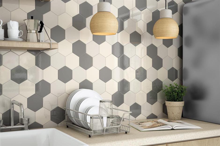 Gạch Mosaic lục giác ốp tường bếp