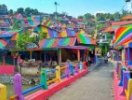                          Ngôi làng rực rỡ như cầu vồng ở Indonesia                     