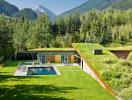                          Ngôi nhà mái cỏ hòa lẫn vào thiên nhiên                     